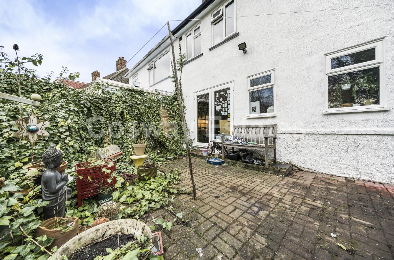 Woodcote Avenue, London